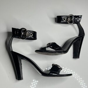 Gucci Sz 8.5B Black Patent Leather Ankle Strap 4.5” Block Sandals Heels